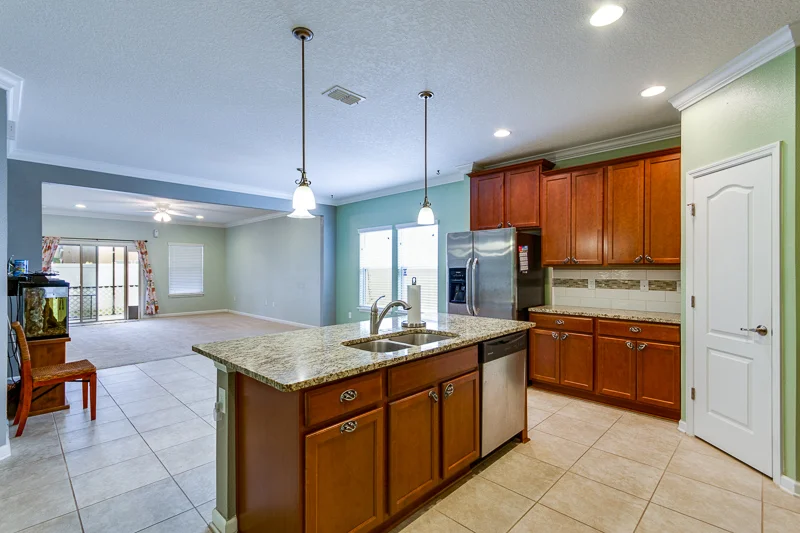 20171016 15799 Bainbridge Dr009SMALL.jpg
