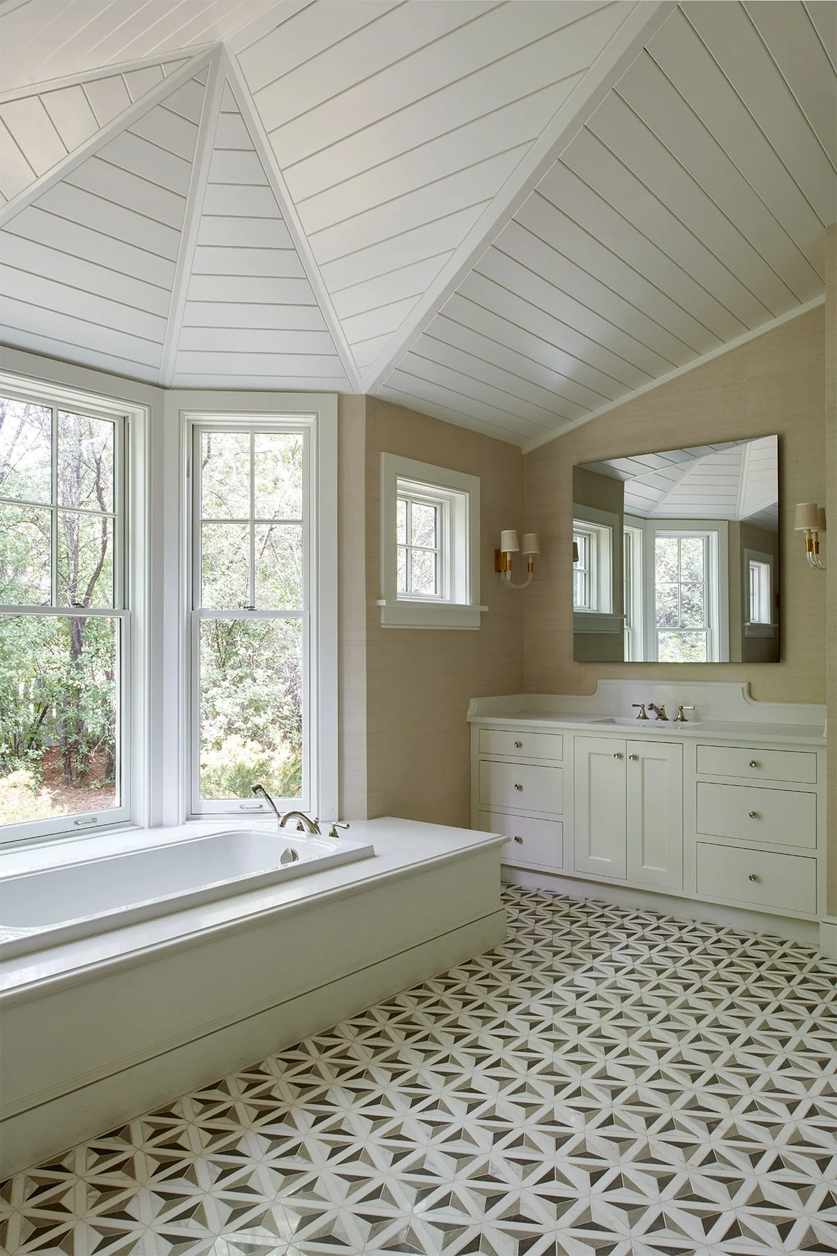 WDH_Lafayette_MasterTub_0522.jpg