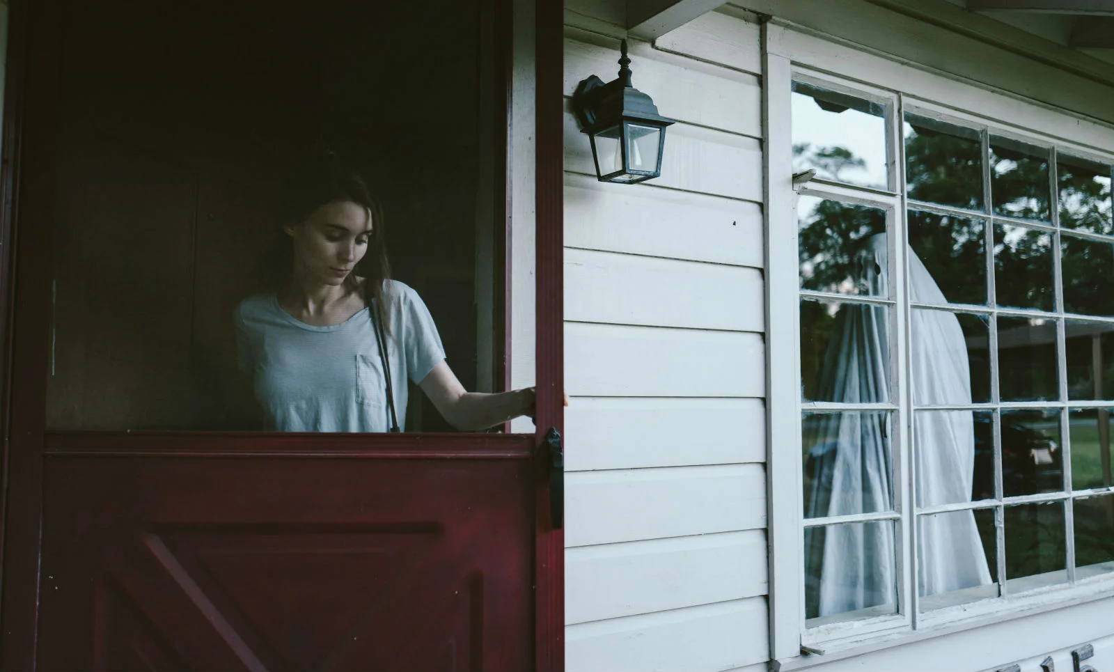 a ghost story: contemplative film exploring death both affecting and beautiful