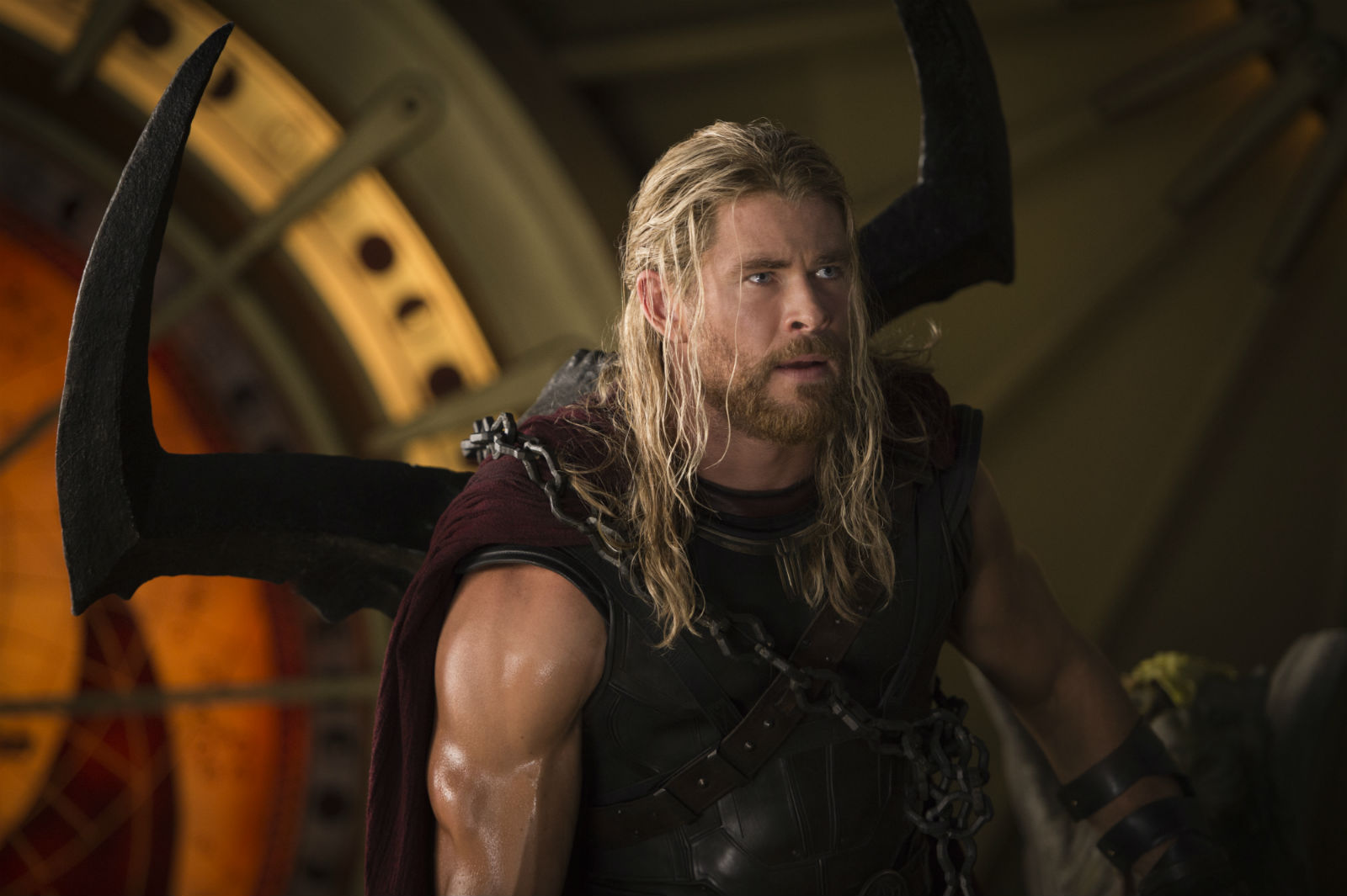 If the superhero thing doesn't work out, Chris Hemsworth could always try stand-up...