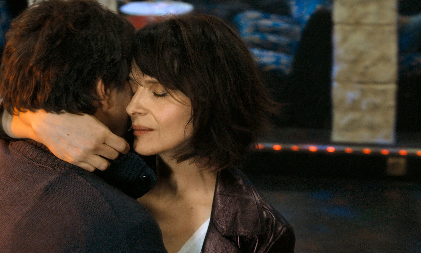 A scene from Let the Sunshine In.