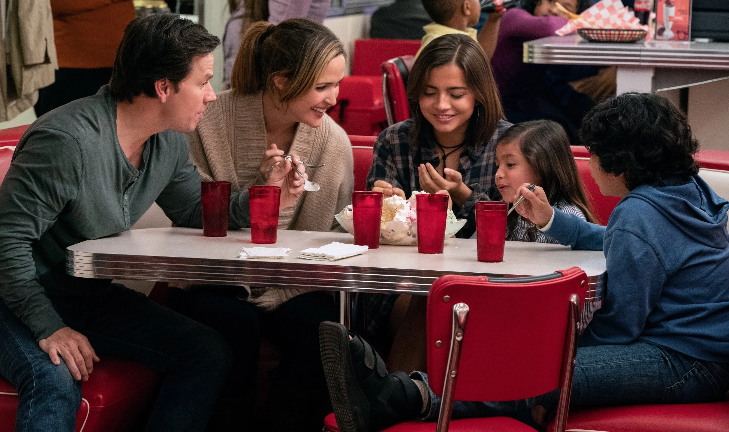 Wahlberg, Byrne, Moner, Gamiz and Quiroz are an instant family in Instant Family.