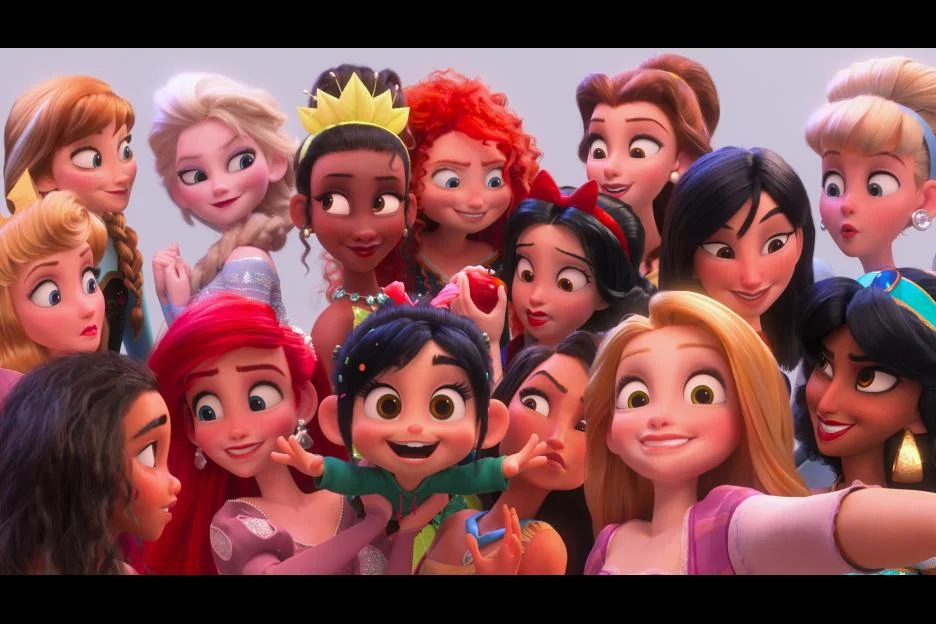 Vanellope gets a selfie, and advice from every single Disney Princess in Ralph Breaks the Internet