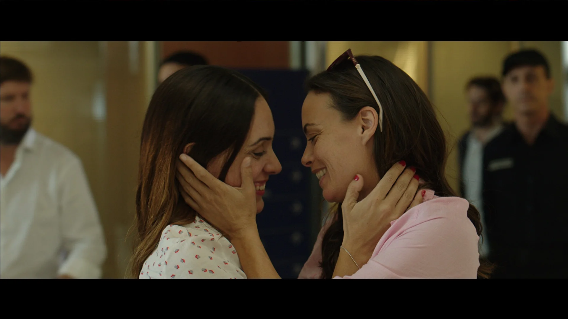 Bérénice Bejo and Martina Gusmán are sisters with an extremely close relationship in The Quietude