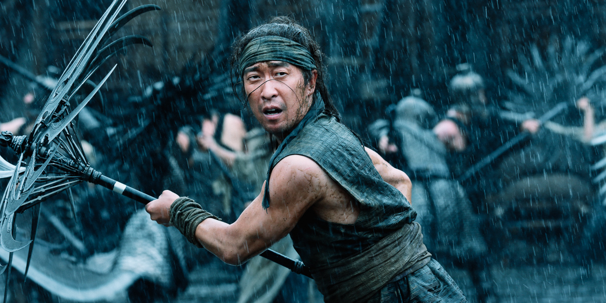 Deng Chao demonstrates the world’s most deadly parasol in Zhang Yimou’s Shadow