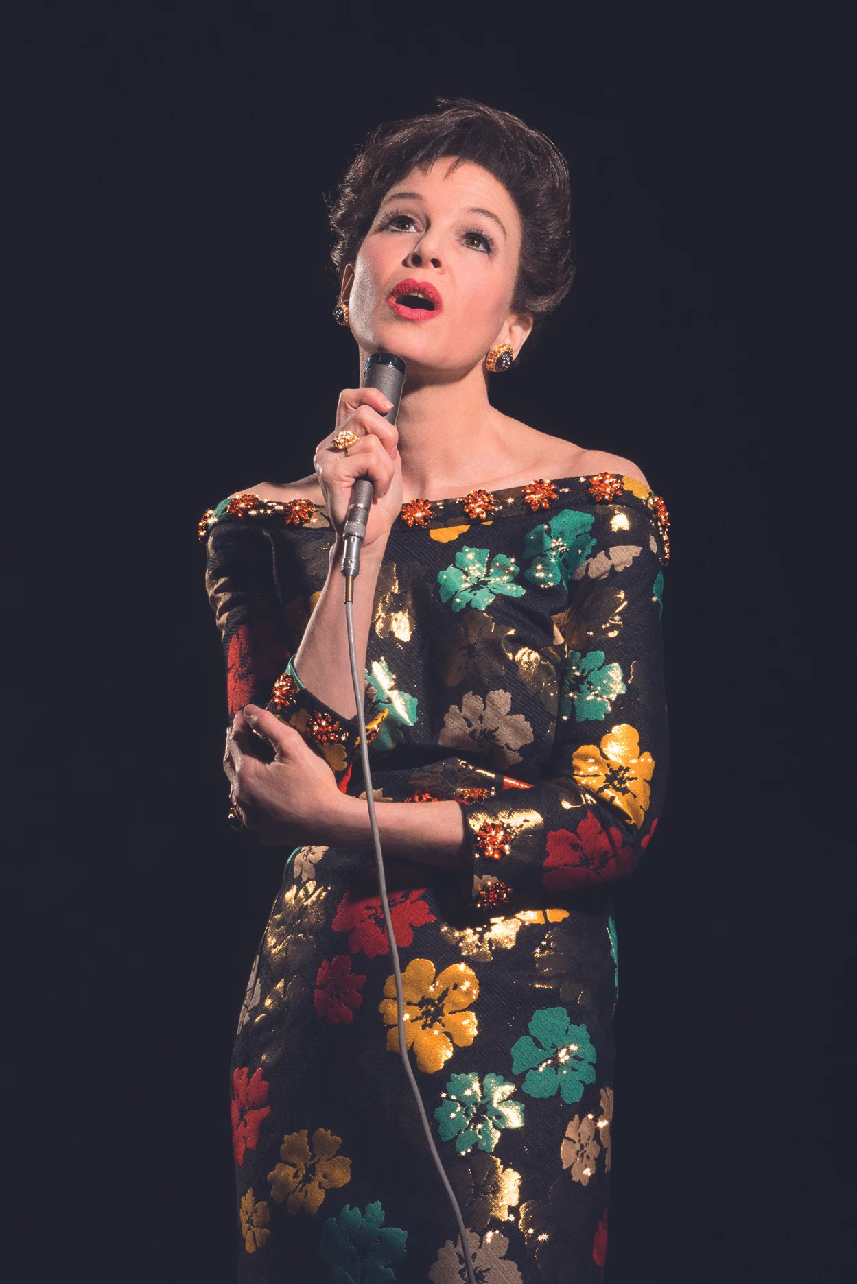 Renee Zellweger, owning the stage in Judy.