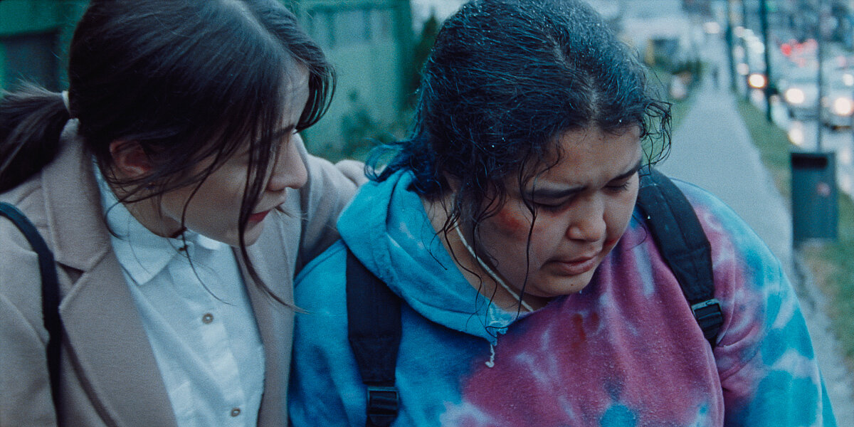 Áila (Elle-Máijá Tailfeathers) and Rosie (Violet Nelson) in The Body Remembers When the World Broke Open