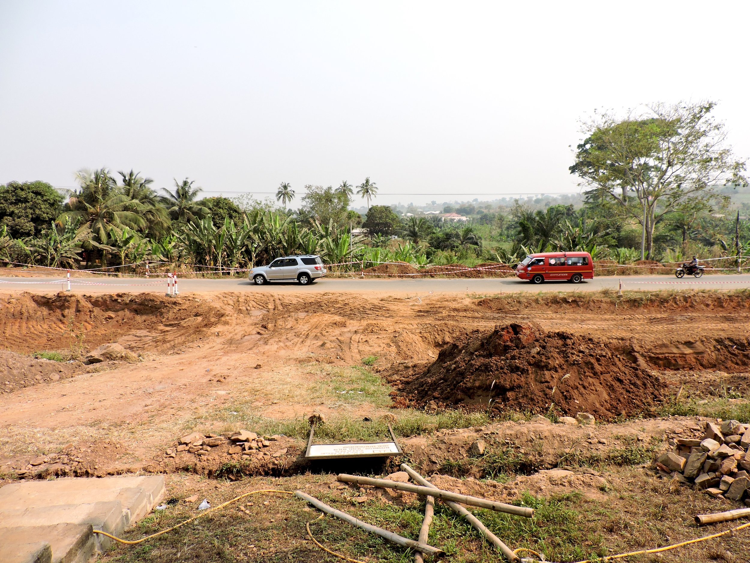 Another view of our construction zone... you can see the haze of 95 degree heat in the dry season