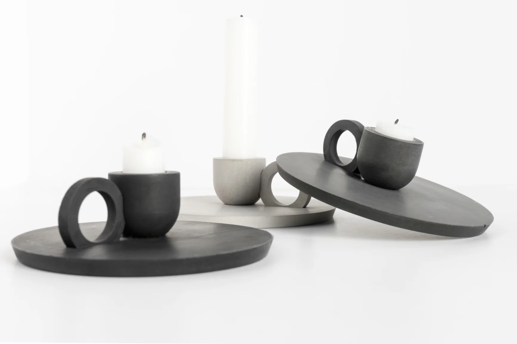 o-candleholder-shy-001.jpg