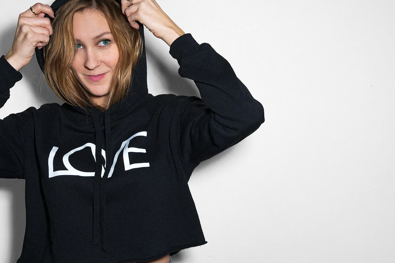 LOVELINK_W_HOODIE_HORIZ_002.jpg