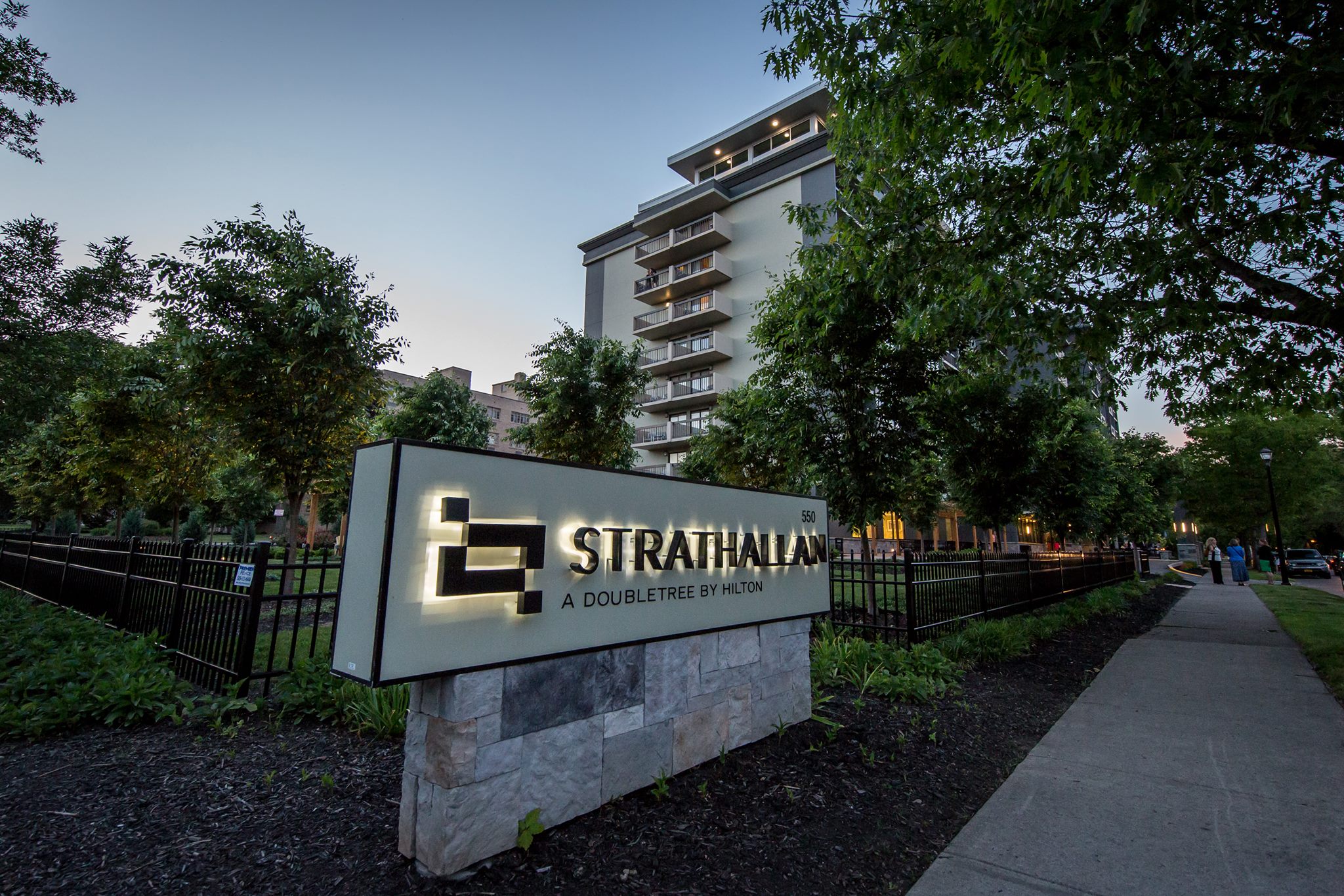 Strathallan-hotel-ext.jpg
