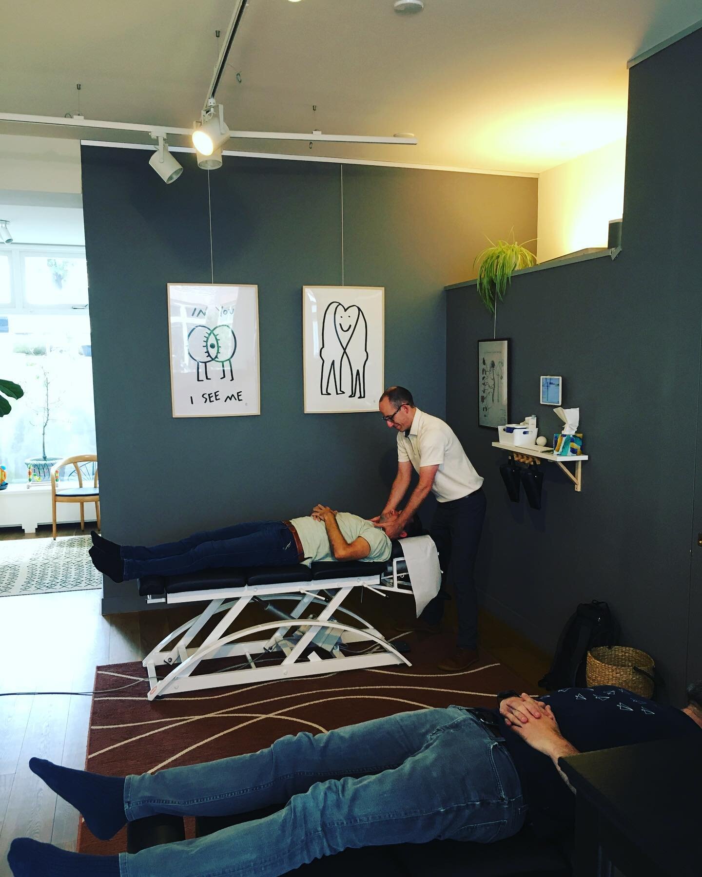 Best start of the week! Getting aligned and ready to Glow! 
Reasons some clients visited us today:
- Improving mobility
- Neck tension 
- Overall health
- Training for marathon
- Pregnancy

#chiropractic #amsterdam #health #innate #workhardplayhard