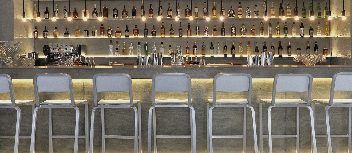 emeco-1951-barstools-workshop-kitchen-palm-springs1_7717.jpg