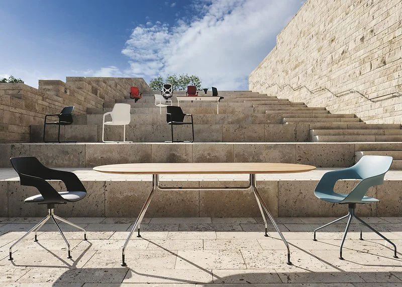 Occo Table & Chairs