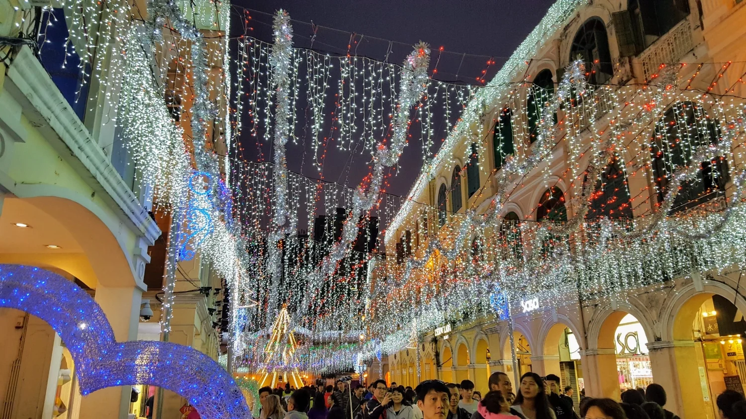 macau holiday lights