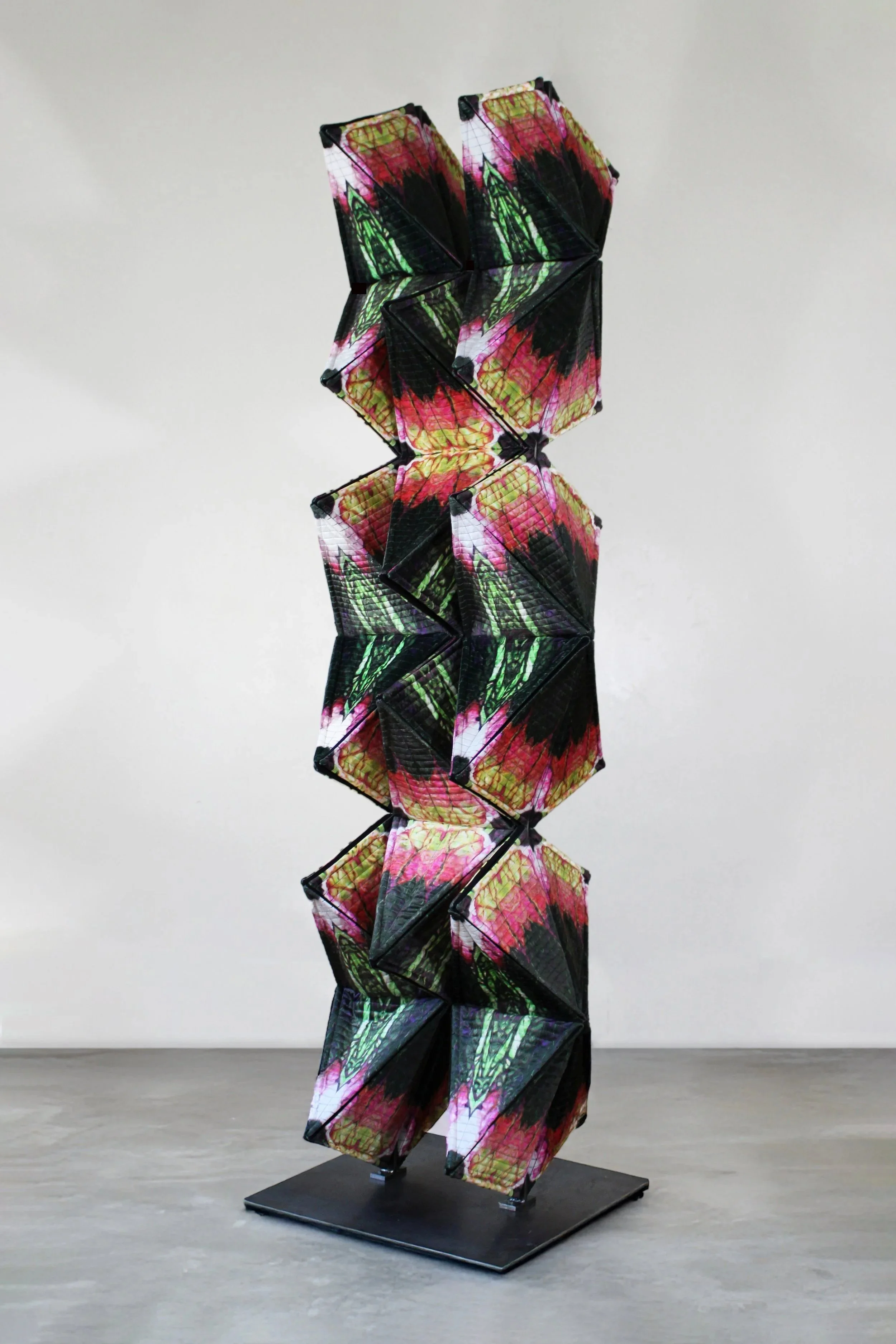 1_Millington_FlowerTongue_Column_ConcreteFloor.jpg