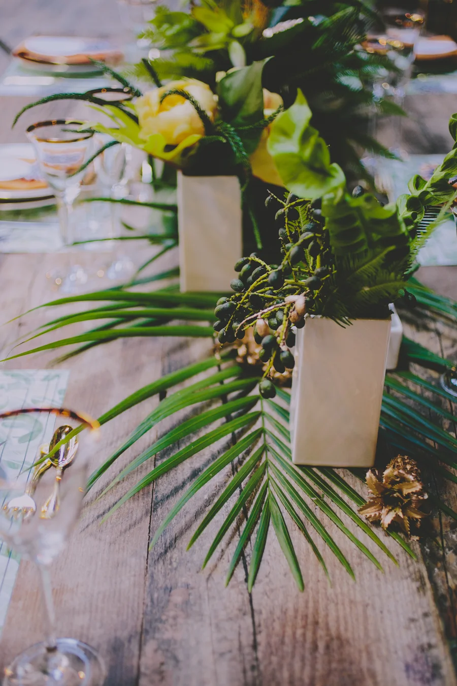 Tropical inspired centerpiece