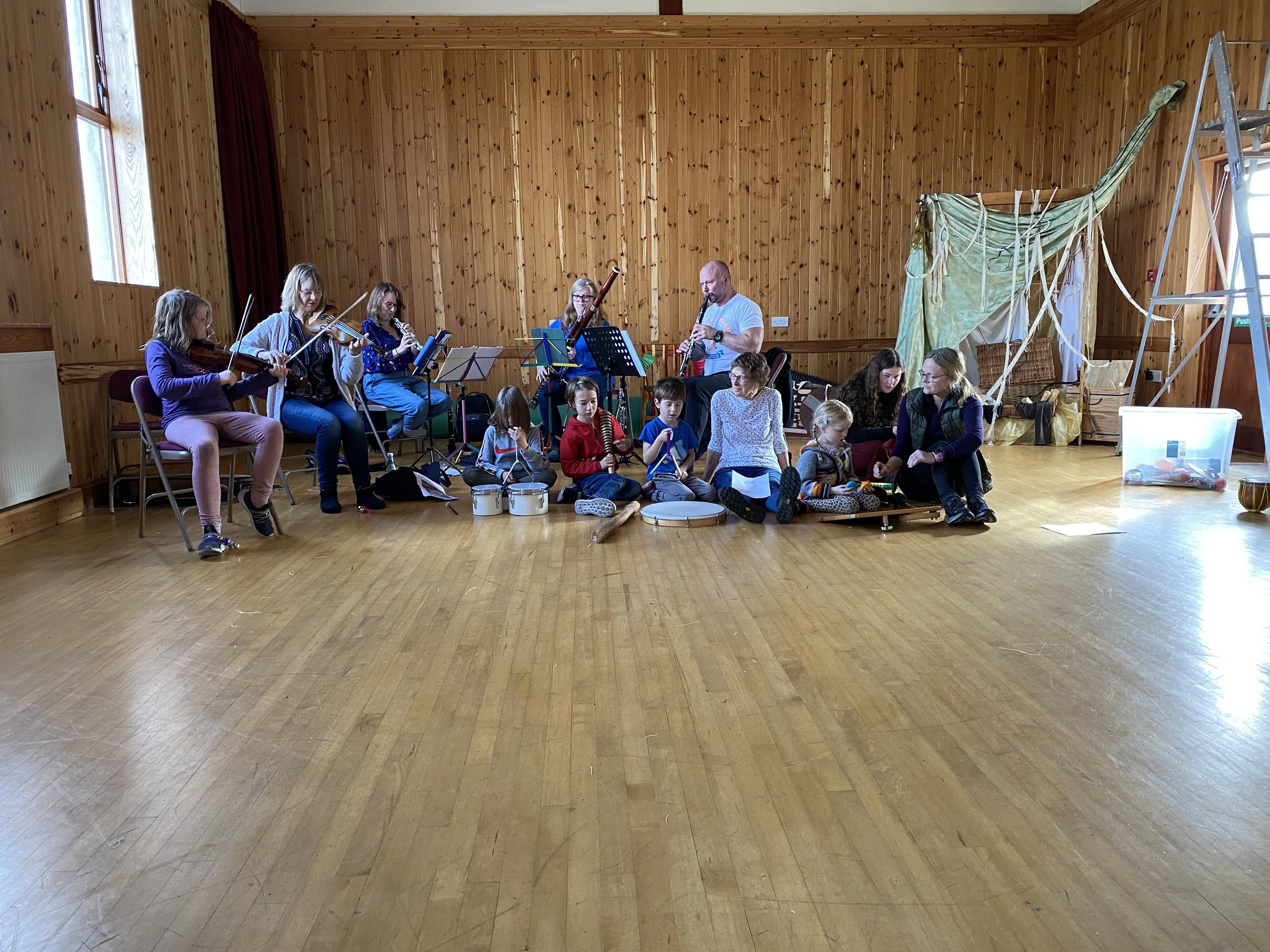 Day 9: Fair Isle - rehearsals, ruffs, giant macrame