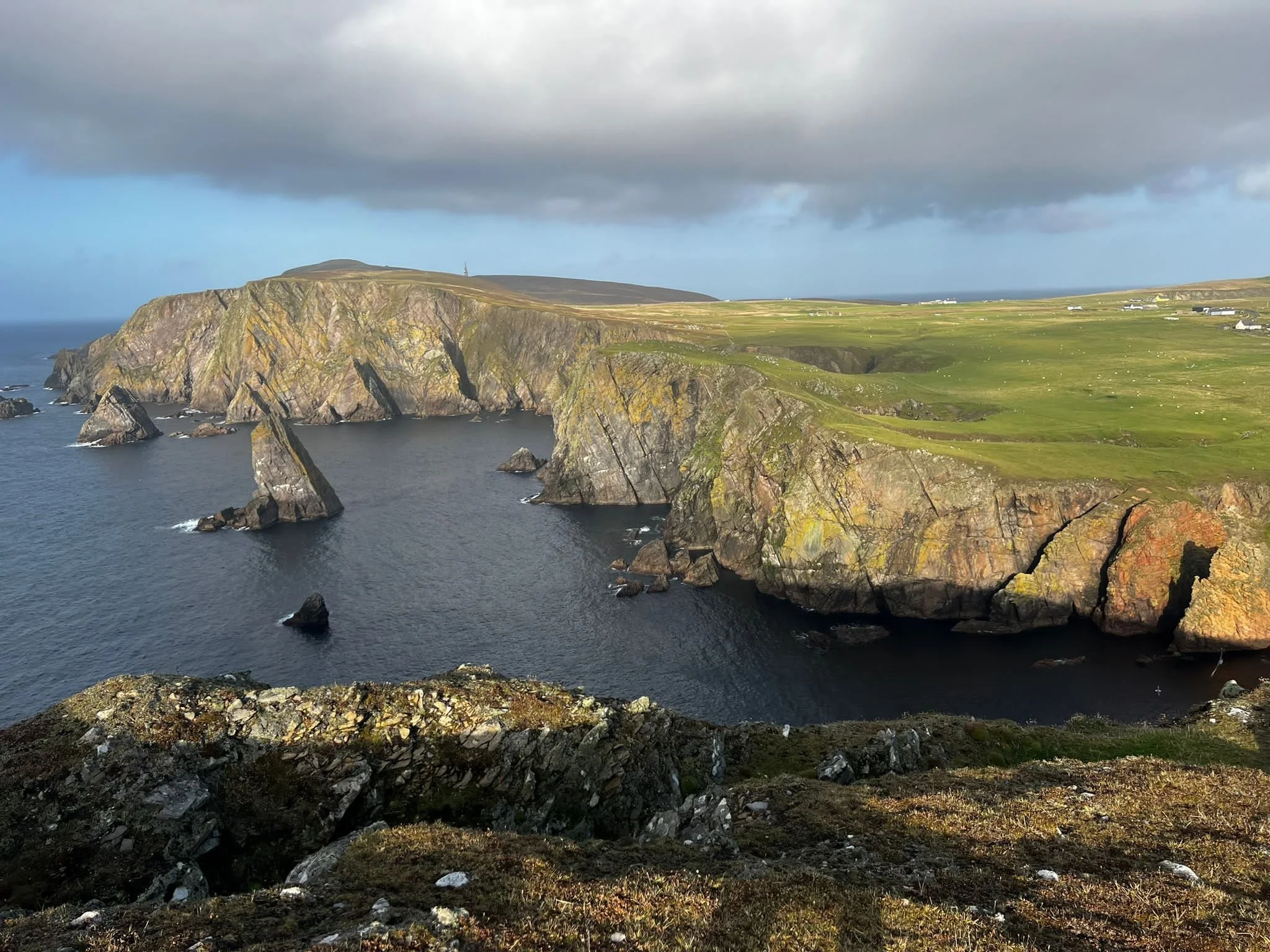 Day 11: Fair Isle - knitting, coffee, a dram, a piano and walks
