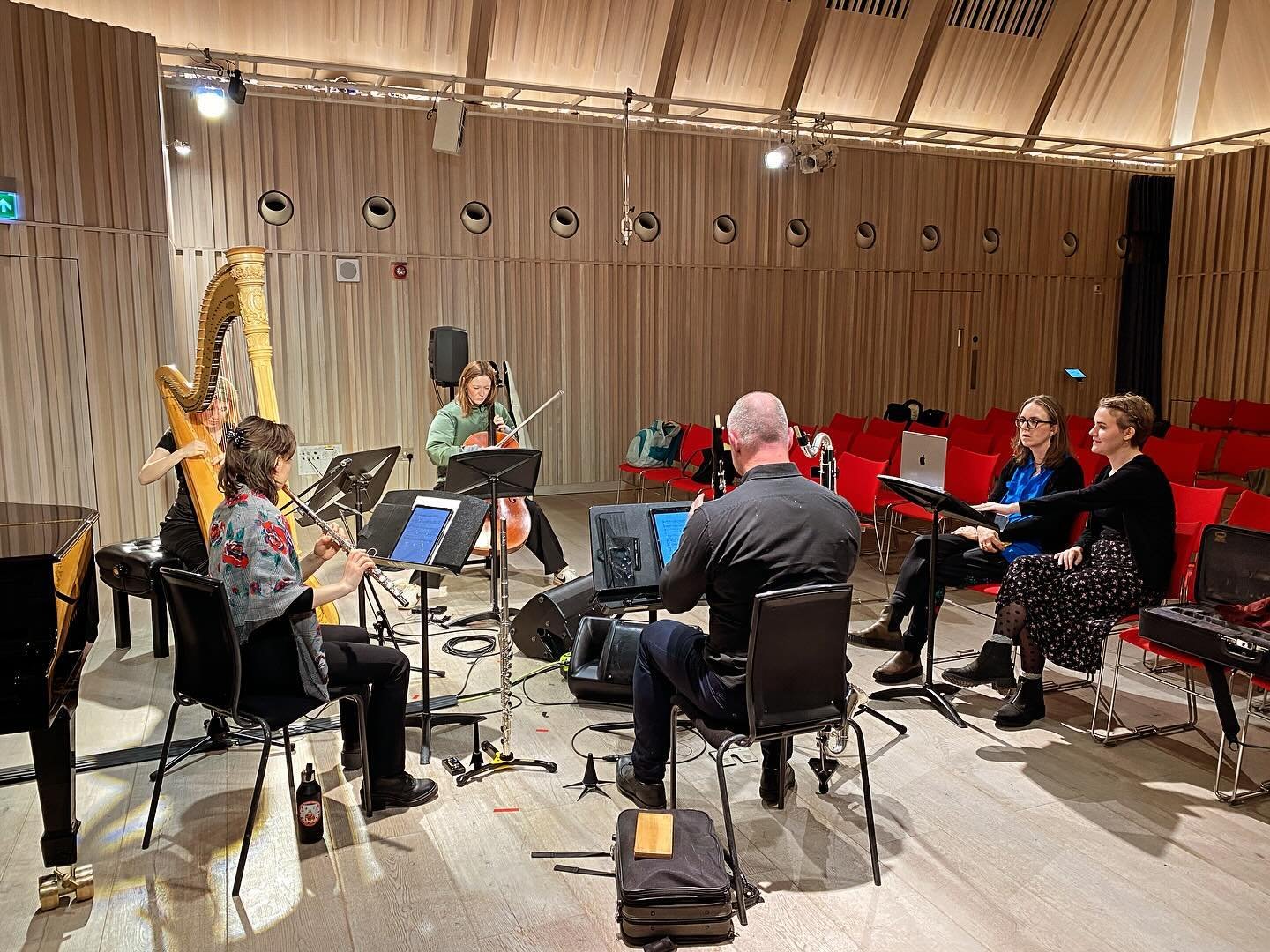 Rehearsing for tonight&rsquo;s gig (6.30pm  @royalacademyofmusic )
Culmination of great project with postgrad composers  Ashkan Layegh, Yan Ee Toh, James Garner, Hani Elias and Sarah Marze
Also working with RAM flautist Lydia Walquist and harpist Gra