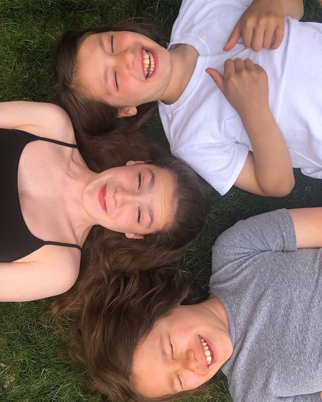 I tried to do a cool photo shoot but these poor kids were blinded by the light.....our perfectly imperfect life ✨#hautehousefarm #slowandstylishliving #threelittlebirds #thismomslife #daybyday #mothersday2020