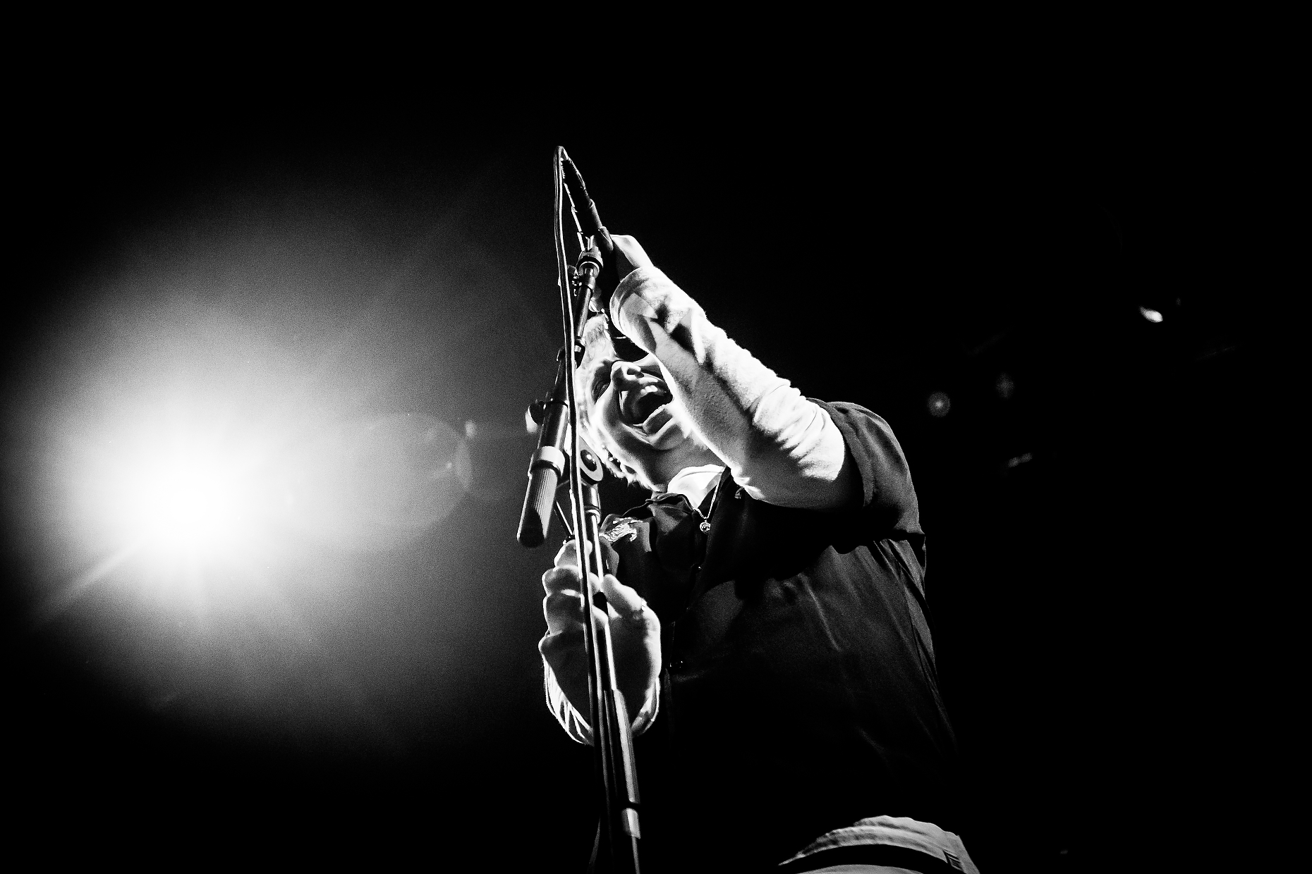 NOTHINGBUTTHIEVES0005.JPG