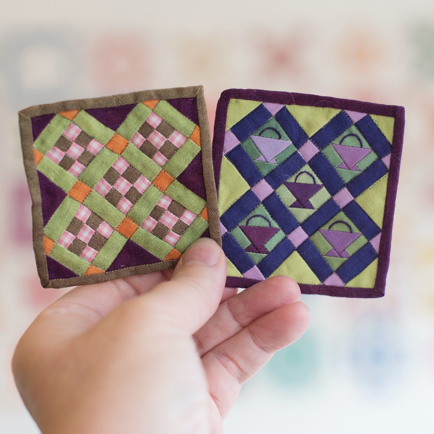 On the left- fussy cut double nine patch. 2 5/8&rdquo; square

On the right - baskets with sashing 2 3/4&rdquo; square

Made with @wonderfilspecialtythread threads.

#ridiculouslytinyquilts #sewsmall #sewtiny #tinypiecing #miniaturequilt #slowsewing 