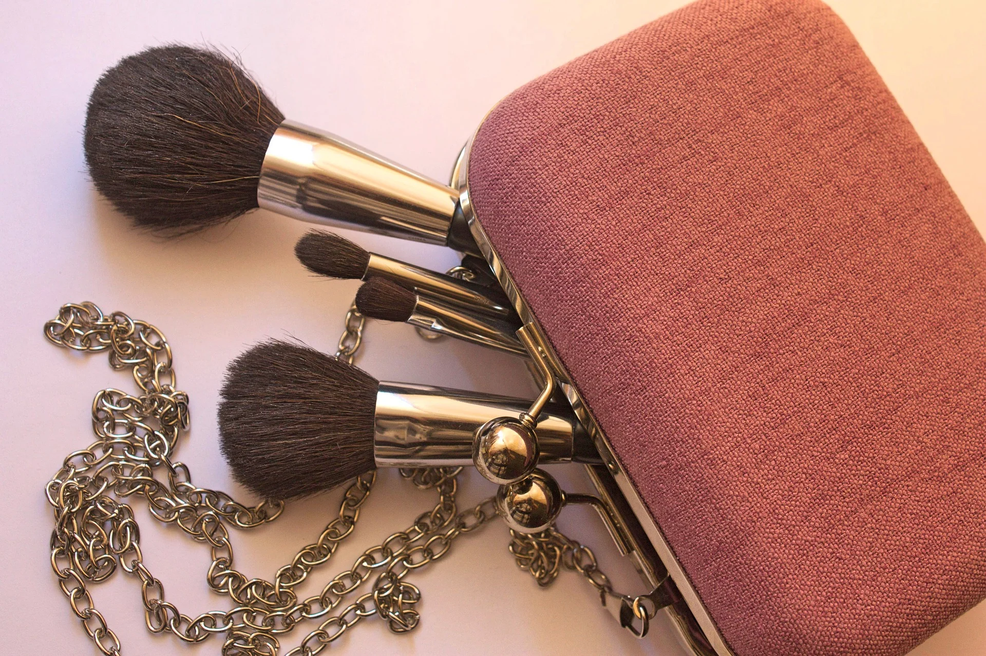 cosmetics-3583601_1920.jpg