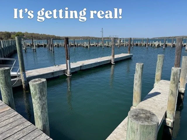 Summer is upon us. The arrival of our transient dock means we&rsquo;re open for business!!! Pull up to enjoy a wonderful meal @minnowatthegalleyho or @legends_restaurant and explore the best of New Suffolk. 
We still have a couple of prime slips avai