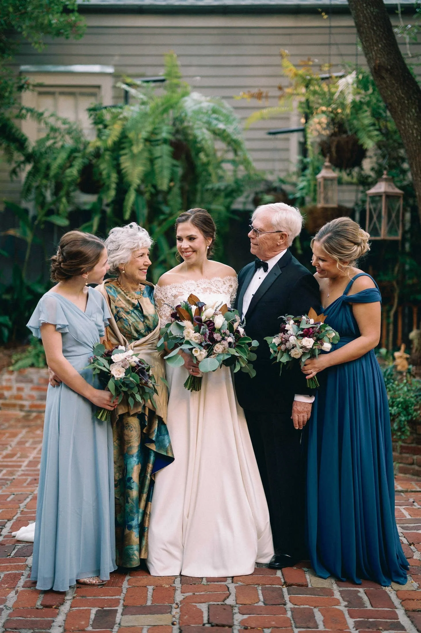 bridal-family-portrait-garden-new-orleans-wedding.jpg