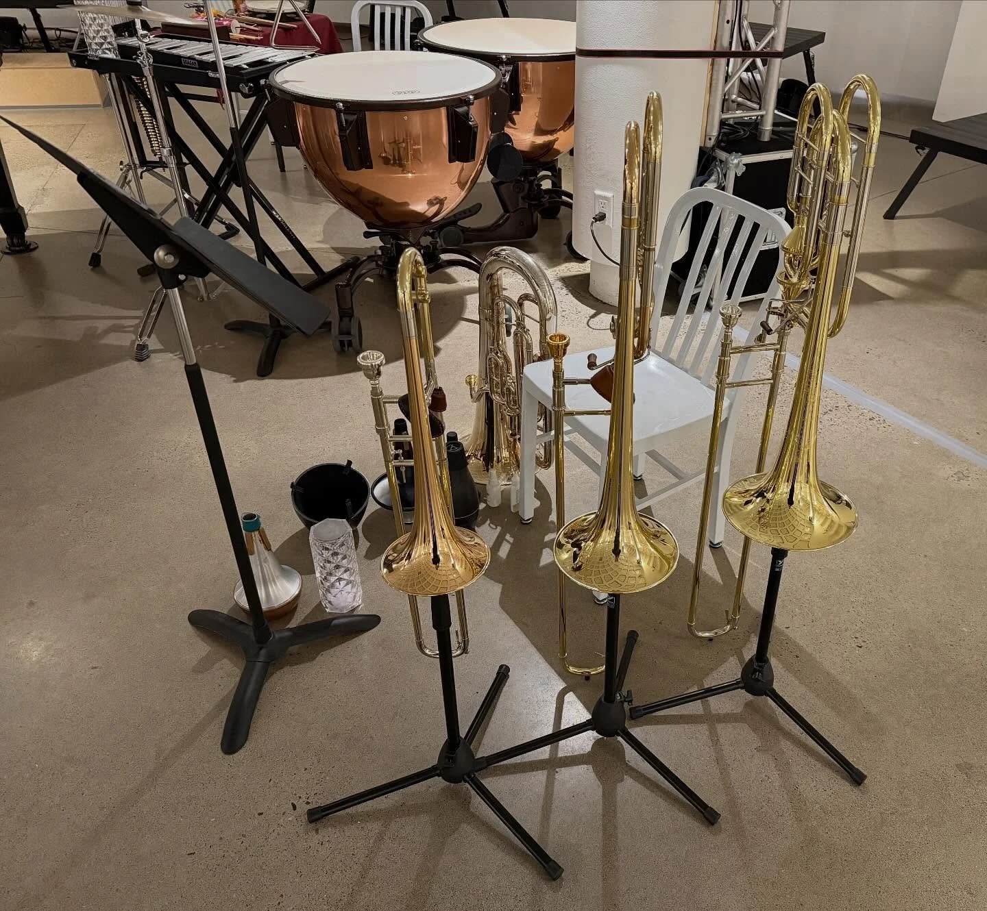 My battle station for tonight&rsquo;s sold out &ldquo;From the Shadow&rdquo; concert. Going to be a great show!
#trombone #euphonium #yyc #yycmusic #eastman #shires #edwards #rath #opera #halloween #witches