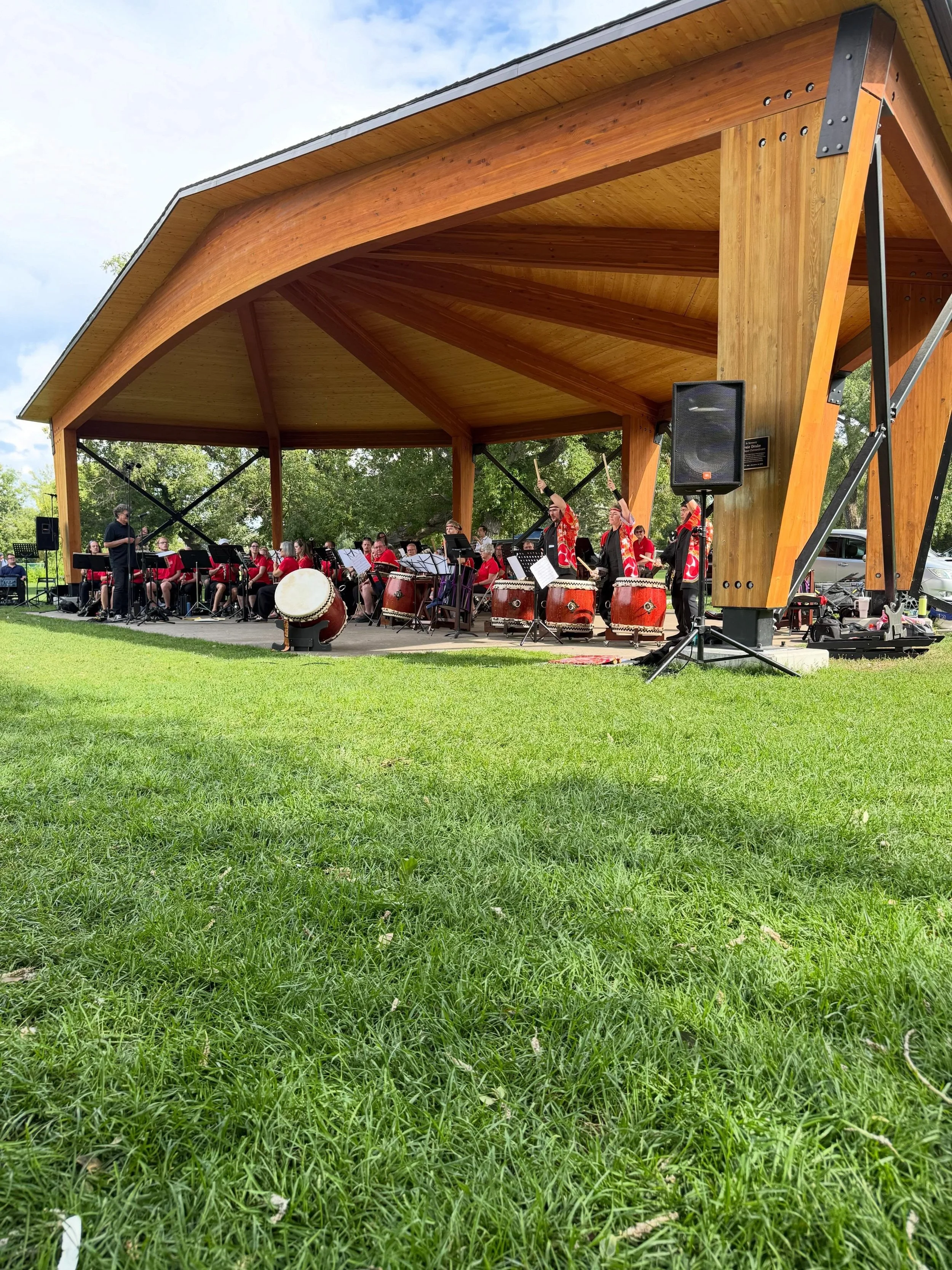 The last summer concert for the year with the @calgarywindsymphony and @midnight.taiko. Such a fun show! Always nice to dust off our outdoor PA system. #yyc #yycmusic #windensemble #music #livesound