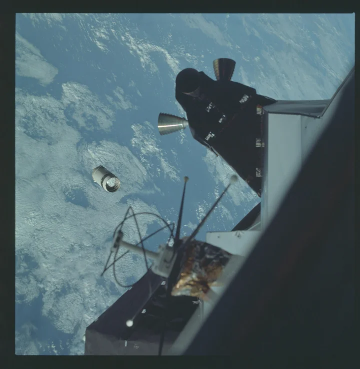 apollo12.jpg
