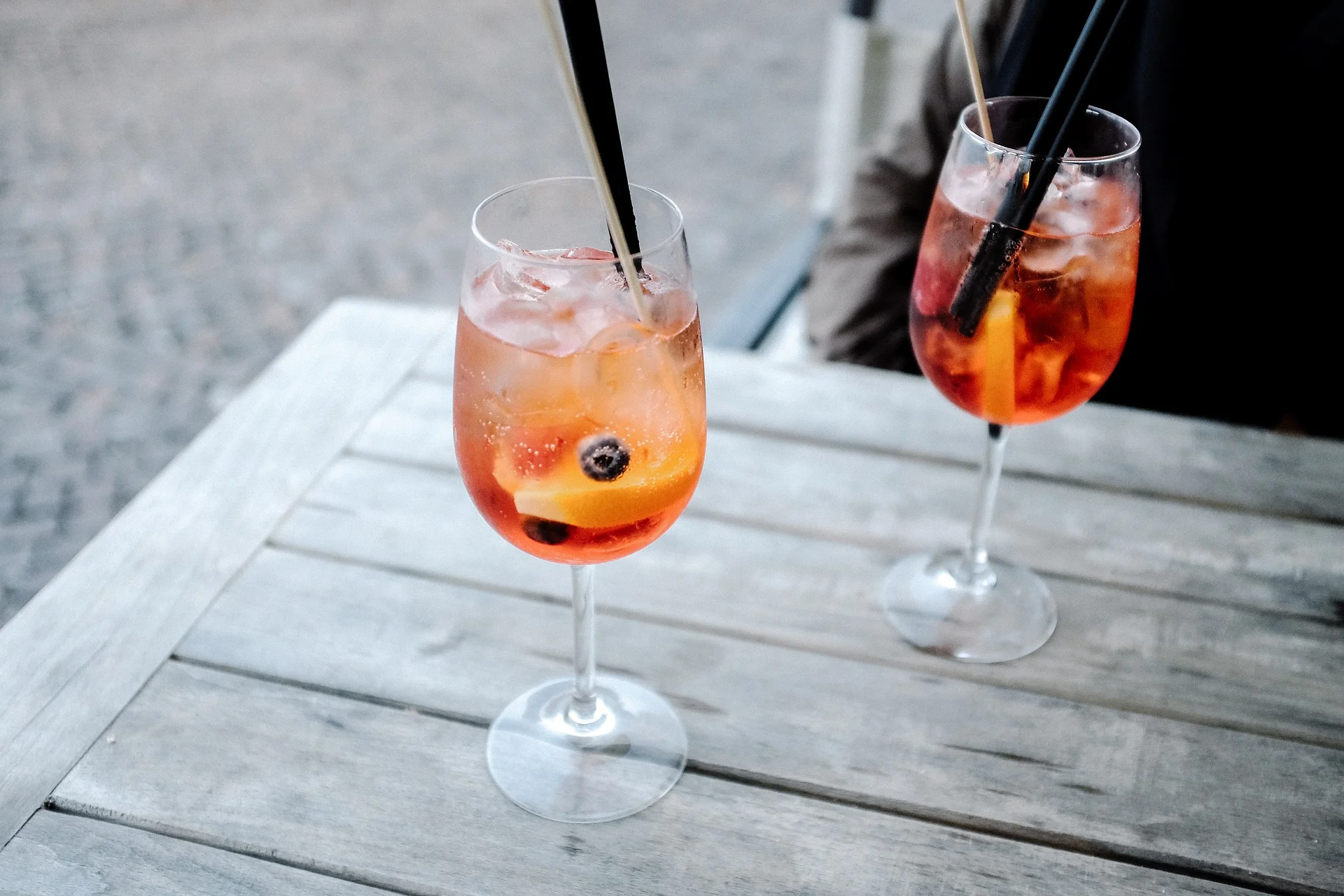beverages-1842643_1920.jpg