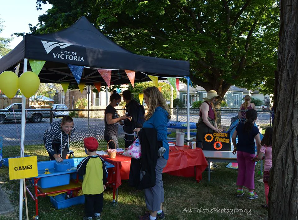 Games at the 2016 James Bay Community Picnic. Photo by Ali Thistle Photography