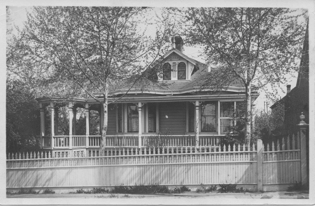 642 Battery Street - the picture of Pamela and Mark used to help Vintage Woodworks replicate the fence. Judging by the trees the author estimates the picture to be c.1905.
