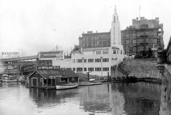 The Sperry Beacon Tower. Image 06337 courtesy of the Royal BC Museum.