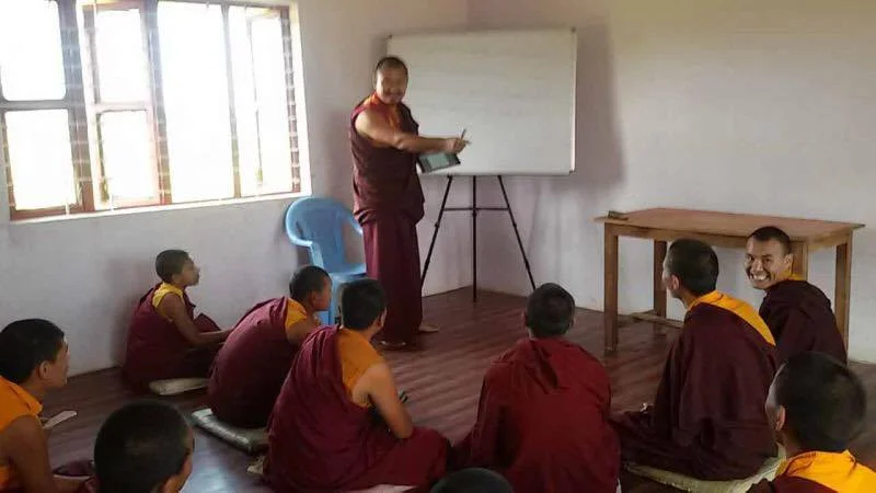 Mainpat_Teacher_Class_Students4.jpg