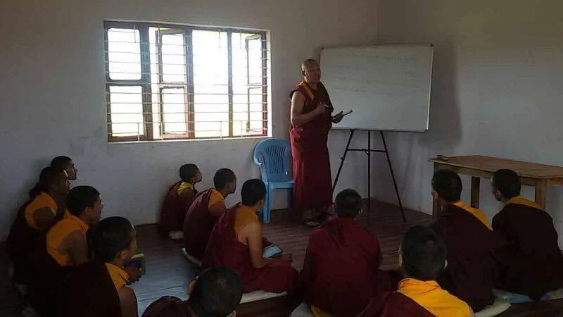 Mainpat_Teacher_Class_Students5.jpg