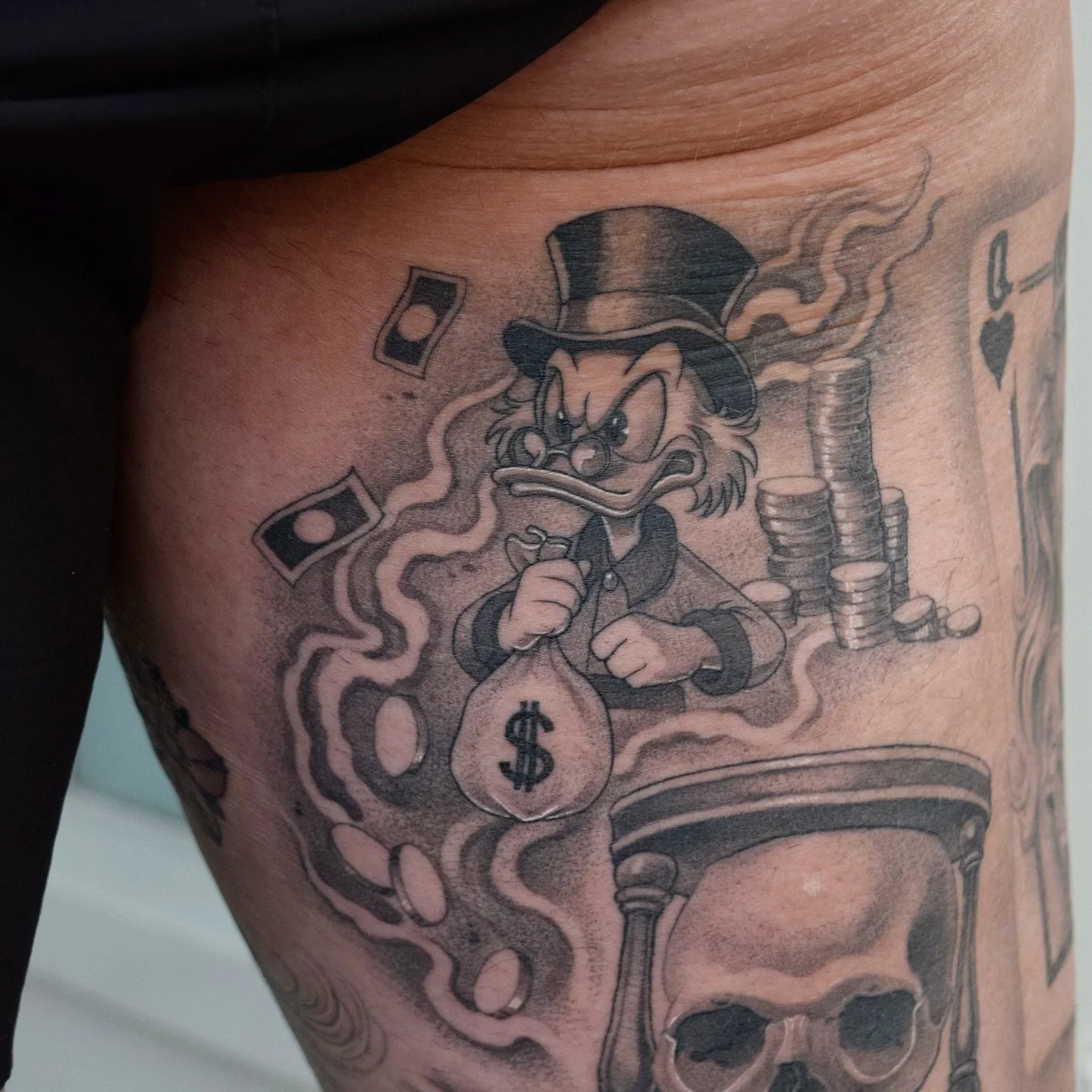 Healed vs Fresh Scrooge McDuck 💰 💵#killerink #skinartmag #inkedmag #tattoolifemagazine #bnginksociety #inksav #3rl #bishoprotary #leicestertattooartist #northamptontattooartist #marketharborough