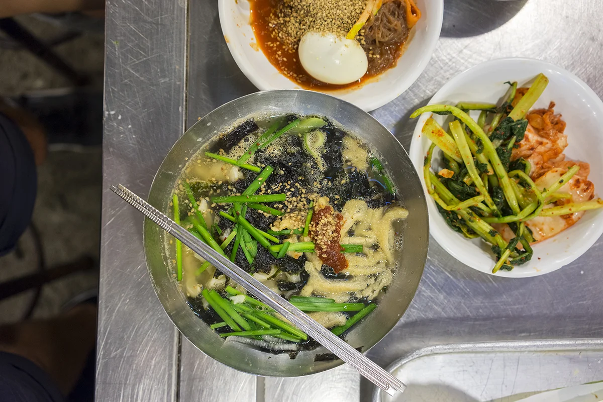 seoul-noodle-alley-e.jpg