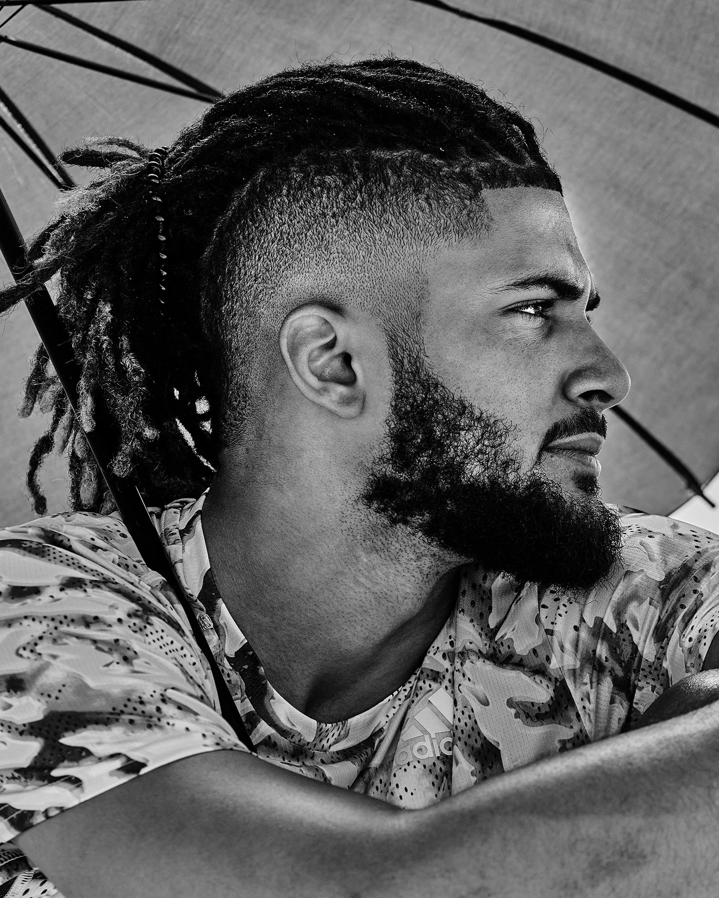 SS22_EthanScott_Shootday2_Tatis_Rocks_DR-11_7542_retouch_crop_bw.jpg