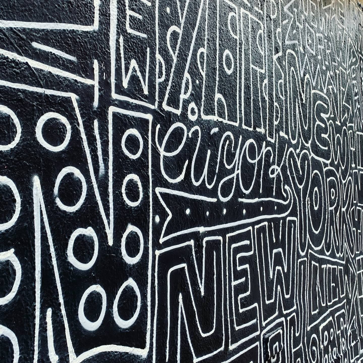 Spotted this new mural honoring NYC at the corner of Houston &amp; Elizabeth. @timothygoodman free-styled it &ldquo;with chalk first, then spray painted on top. 17x13 feet, finished in 7 hours.&rdquo; #timothygoodmanmurals
.
.
.
#mural #muralart #typ