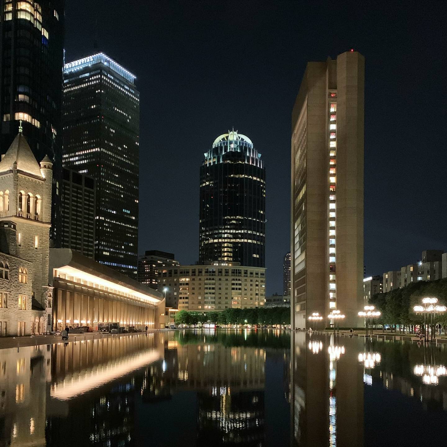 One of my favorite Boston landmarks, the Reflecting Pool. ✨