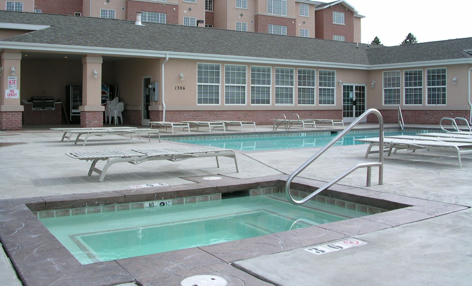 Clubhouse Pool and Jacuzzi.jpg