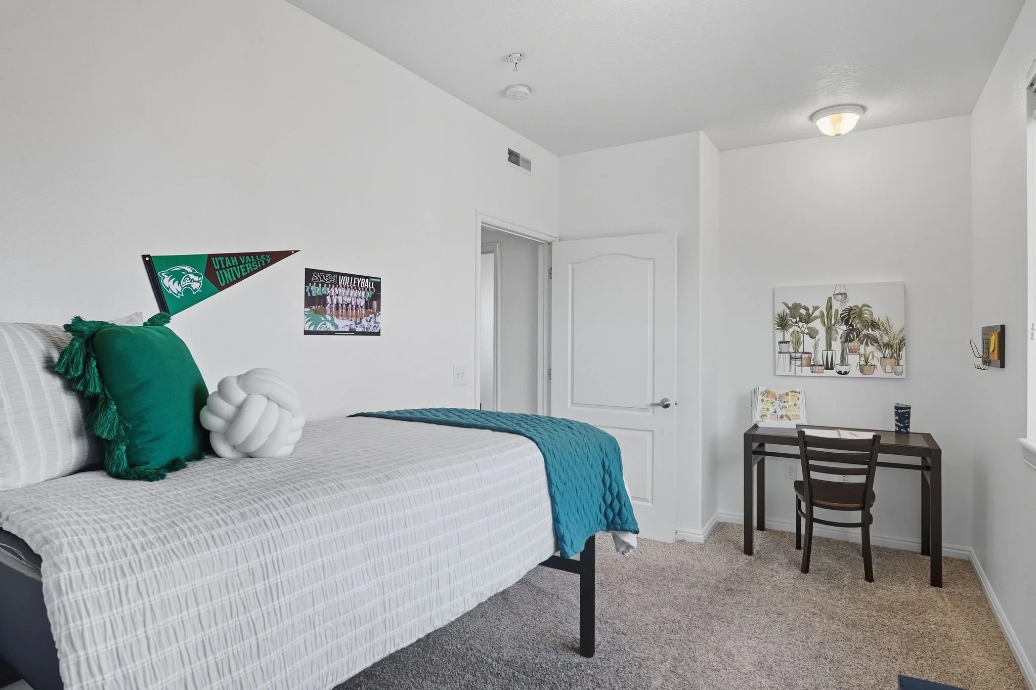 36_1386_S_400_W_Orem_UT_84058_USA-Bedroom-Student_housing_100_of_121.jpg