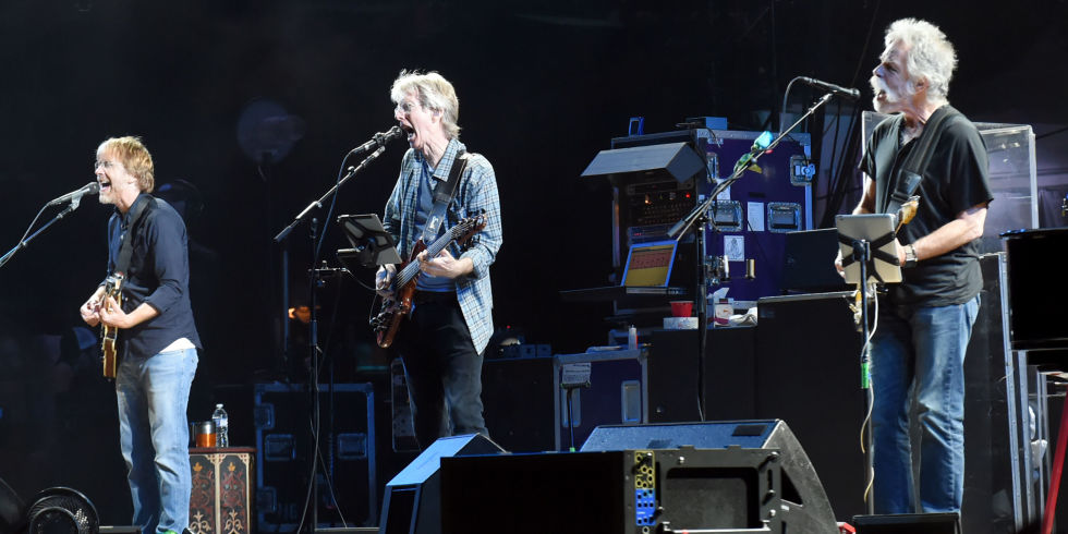 Getty The Grateful Dead Say Goodbye, But They'll Never Die At their very last shows in Chicago, the band reminded people what made them fans in the first place for Esquire online July 6, 2015