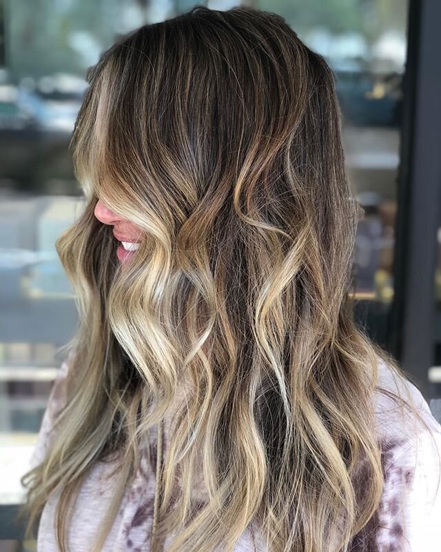 New Year New Hair🍾 Make an appointment to Celebrate YOU❤️ #richardandco901  @hairbyaarinn 
#haircolorspecialist #901 #colliervilletn #germantowntn #hairstyles #hairpainting #balayage #bestsalon #beststylists #loveyourhair #newyearhair #haircolor #hi