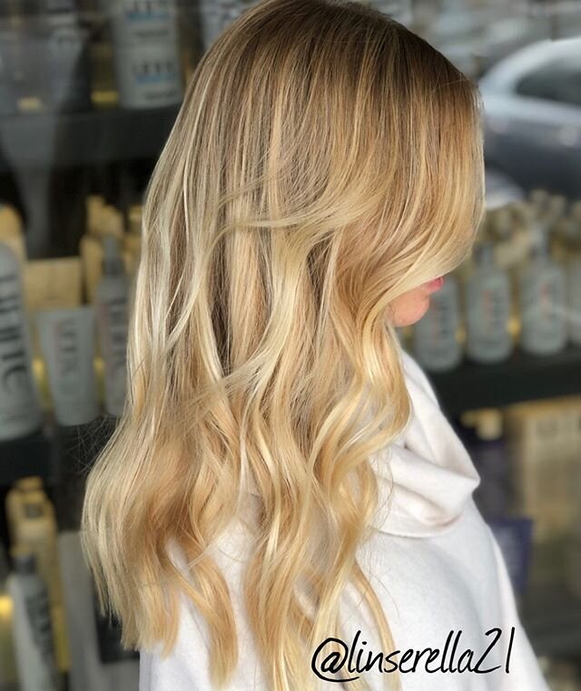 ✨May your Day be as Amazing as your Hair✨ 
#richardandco901 @linserella21 
#901 #haircolor #blonde #hair #highlights #hairpainting #balayagehair #besthairsalon #collierville #germantowntn #keuneamerica @unite_hair @keunenamerica #blondehighlights #❤ 