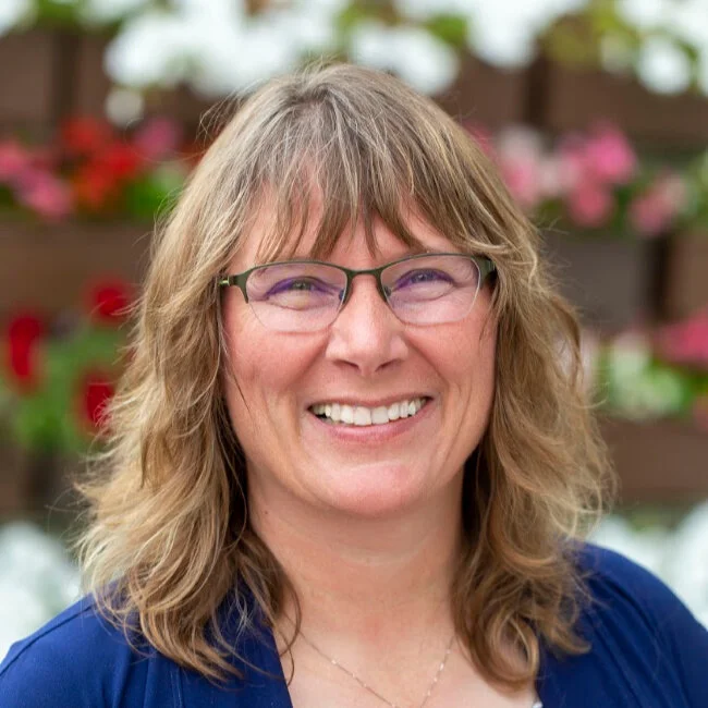 rhonda oyer - headshot.jpg